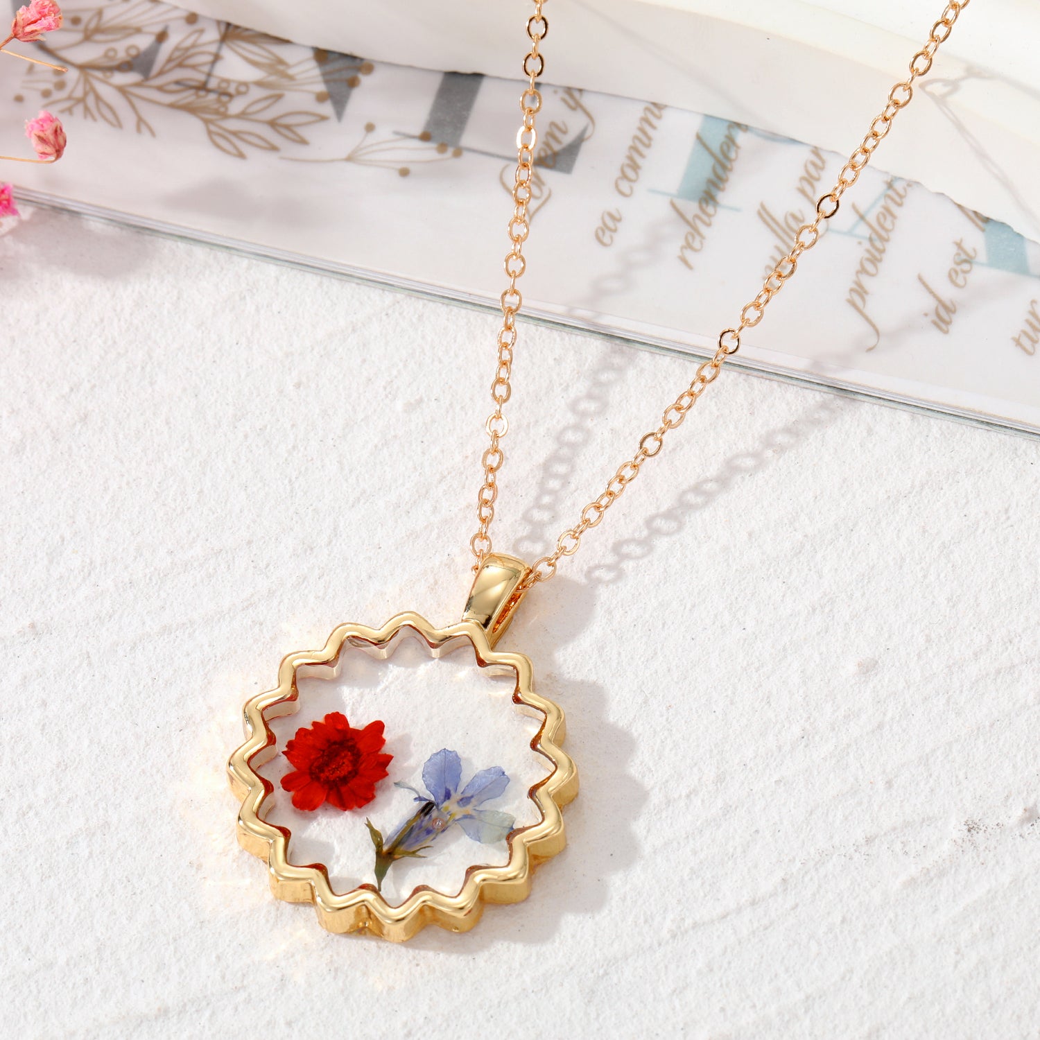 Simple Dried Flower Pendant Necklace – Alloy Elegant Casual Style