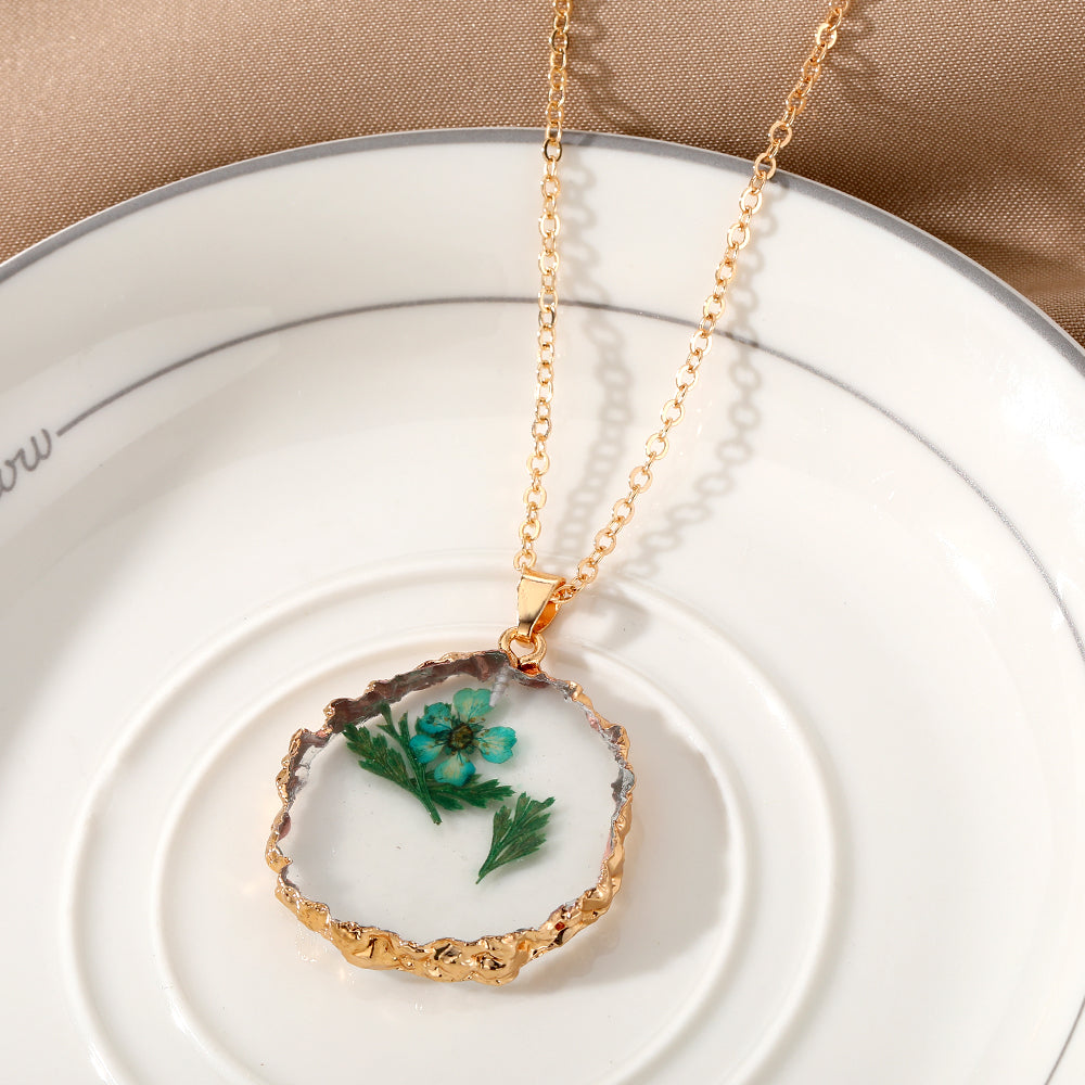 Sweet Flower Resin Pendant Necklace – Epoxy Plastic Women's Jewelry