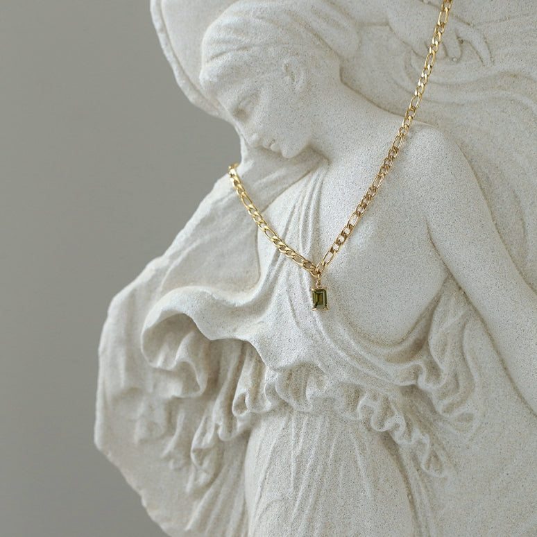 18K Gold Plated Letter Pendant Necklace – PVD Coated Stainless Steel Waterproof Non-Tarnish