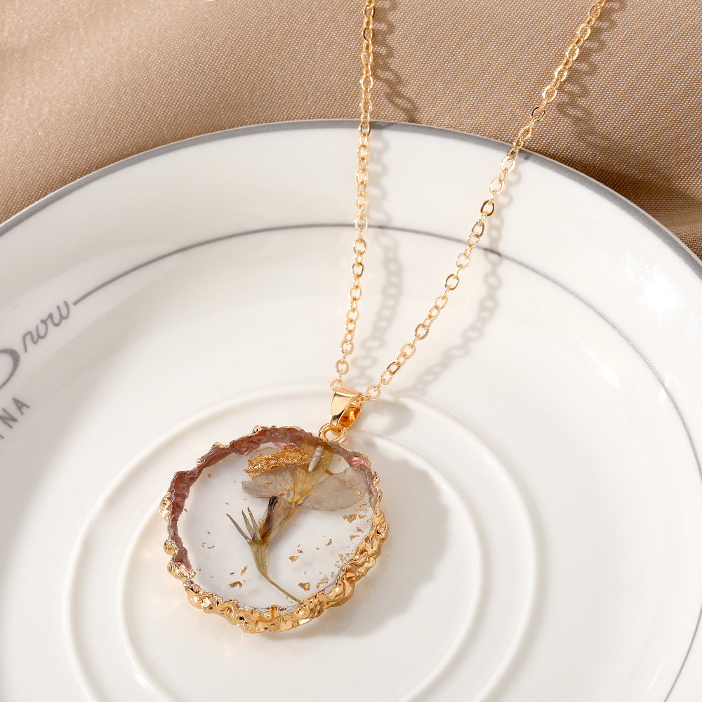 Sweet Flower Resin Pendant Necklace – Epoxy Plastic Women's Jewelry
